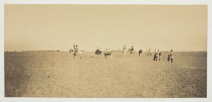 Senza titolo [visitatori che osservano manovre militari] da Gustave Le Gray