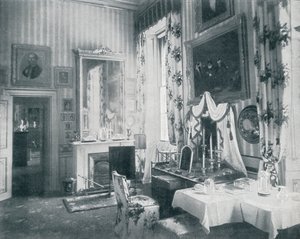 La stanza da toeletta della Regina al Castello di Windsor da HN King