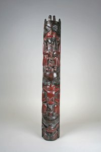 Modello di totem da Haida