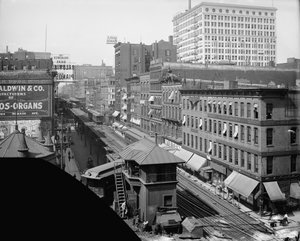 Ferrovia sopraelevata, Wabash Avenue, Chicago, Illinois, c.1900-10 da Hans Behm