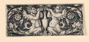 Fregio con un vaso fiancheggiato da Tritoni maschili e femminili
