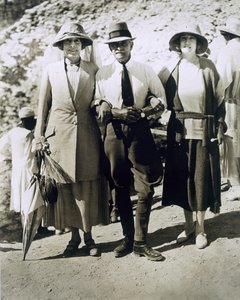 Da sinistra a destra: Lady Somerleyton, Colonnello Watson Pasha e l