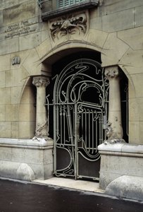 Architettura Art Nouveau: vista della porta d