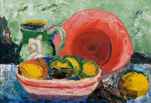 Natura morta con piatto rosso, brocca e limone