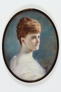 Una signora in un vestito bianco, probabilmente Frances Evelyn (Daisy) Greville, nata Maynard, Lady Brooke, poi Contessa di Warwick da Henry (attr.to) Van der Weyde