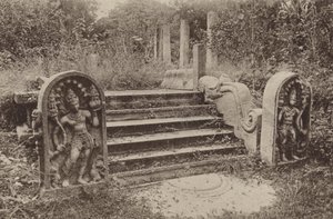 Città rovinate di Ceylon: Pietra di luna, Pietre di guardia e Scale da Henry W. Cave
