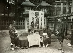 Una chiromante al Tempio di Inari, 1910