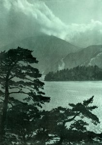 Tempesta in Arrivo sul Lago Motosu da Herbert Ponting