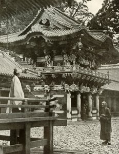 La porta Yomei a Nikko, 1910 da Herbert Ponting