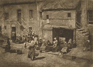 [Donne e bambini che adescano le linee, Fishergate, St Andrews]. da Hill and Adamson