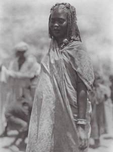 Africa: Ornamento in argento e ambra di Aulad Hamid da Hugo Adolf Bernatzik