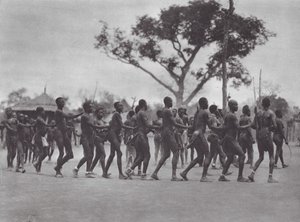 Africa: Danza Moru da Hugo Adolf Bernatzik
