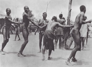 Africa: Danza Rotonda Moru da Hugo Adolf Bernatzik