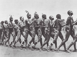 Africa: donne Nuba che danzano