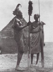 Africa: Shilluk in abito da festa da Hugo Adolf Bernatzik