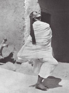 Africa: ballerina sudanese, Omdurman da Hugo Adolf Bernatzik