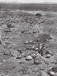 Africa: Vista delle pianure dal Monte Talodi da Hugo Adolf Bernatzik