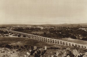 Messico: Veduta di Queretaro con vecchi tubi dell