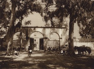 Messico: Xochimilco, ingresso della chiesa (foto b/n) da Hugo Brehme