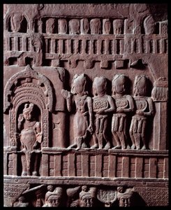 Buddhismo: "Dettaglio della Vittoria su Mara" dettaglio dello stupa di Bharhut. Rilievo in pietra nera, 2° secolo a.C. - Kolkata, Museo Indiano