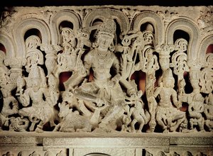 Architrave con trinità indù, da Waranal, Andhra Pradesh, dinastia Kakatiya