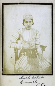 [Ritratto di] Meah Sahub, Eunuco, c.1856-57 (foto in bianco e nero)