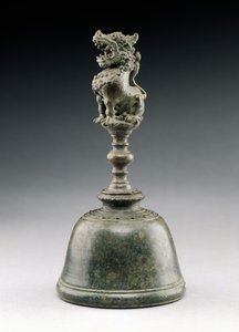 Campana con leone (bronzo)