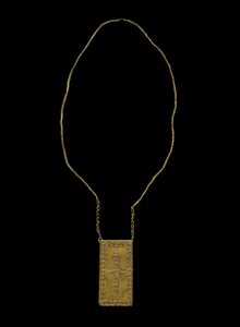 Pendente di betel su catena, popolo Ngada (oro) da Indonesian School