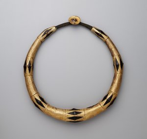Collana da uomo (kalabubu) da Indonesian School