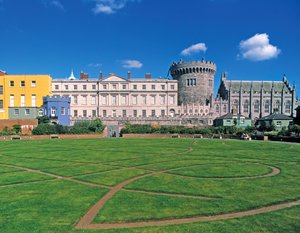 Castello di Dublino, vista dai giardini da Irish School