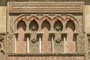 Dettaglio sopra il portale occidentale