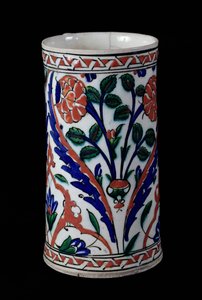 Vaso con decorazione floreale, Iznik