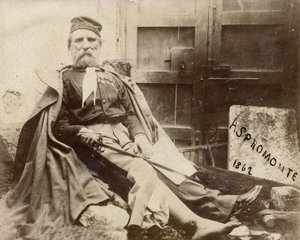 Giuseppe Garibaldi in Aspromonte, con la gamba ferita nel 1862 da Italian Photographer