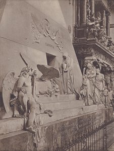 Monumento a Canova (foto in b/n) da Italian Photographer