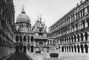 Venezia, Palazzo Ducale, Il Cortile da Italian Photographer