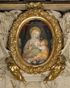 Nostra Signora della Pace, affresco del XV secolo, inserito nella cornice con angeli nel 1622 da Italian School