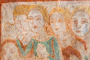 Gruppo di fedeli affrescati da Italian School