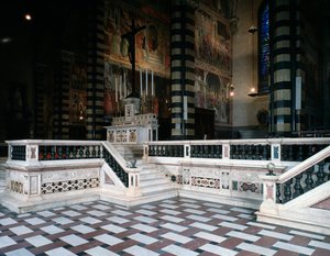 Veduta interna della cattedrale di Santo Stefano a Prato