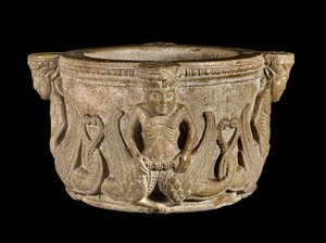 Stucchi medievali con figure di sirene in pietra scolpita, inizio XII secolo da Italian School