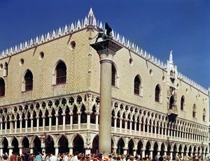 Palazzo Ducale, iniziato c.1340 da Italian School