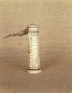 Meridiana portatile a colonna, firmata D. Stephanus, 1587 da Italian School