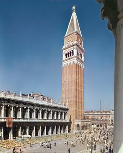 La Libreria Sansoviniana e il campanile da Italian School