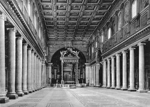 Vista interna della navata principale da Italian School Italian School
