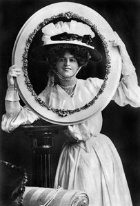 Marie Studholme, attrice inglese, 1904