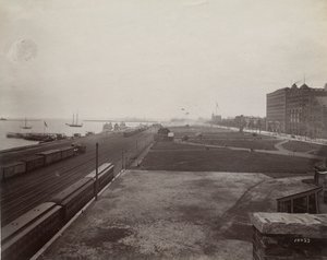 Veduta a sud di Michigan Avenue dal lato ovest dei binari della Illinois Central Railroad, Chicago, c.1890 da J. W. Taylor