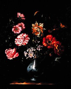 Fiori in un vaso blu e bianco