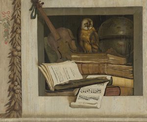 Natura morta con libri, spartiti, violino, globo celeste e un gufo da Jacob van Campen