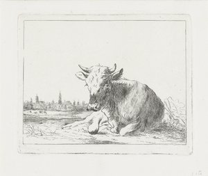 Mucca sdraiata, con una città sullo sfondo da Jacobus Cornelis Gaal