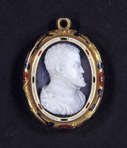 Ritratto del re Filippo II di Spagna (1527-1598). Medaglione in calcedonio