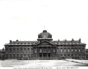 Facciata e cupola della Scuola Militare, costruita 1751-73 da Jacques Ange Gabriel